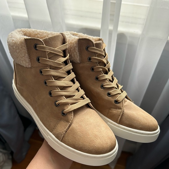 NWOT Cliffs by White Mountain boots women’s size 7 tan suede with fur trim - Picture 5 of 10